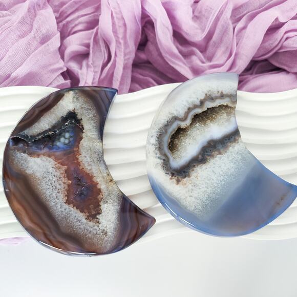 Large Druzy Agate Flat Moon Crystal Carving - Picture 4 of 9